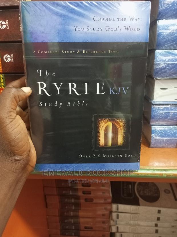 The Ryrie Study Bible KJV · Photo 1