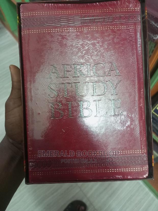 Africa Study Bible · Photo 2