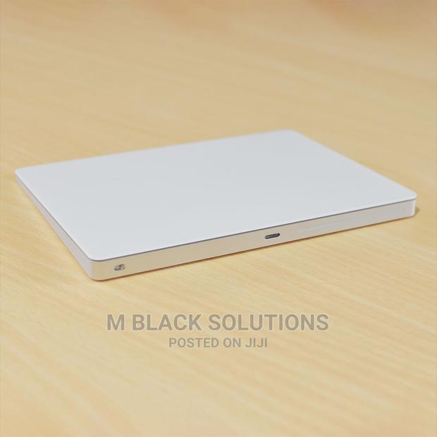 Apple Magic Trackpad 2 Wireless Rechargable- Silver I · Photo 4