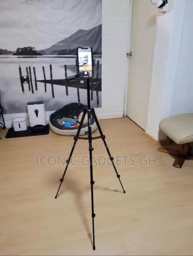 Portable Tripod Stands · Photo 2