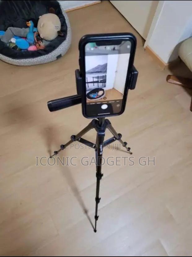 Portable Tripod Stands · Photo 3