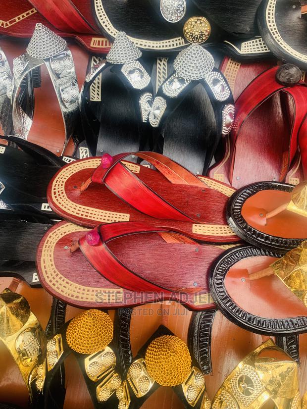 Native Sandals (Ahenema) · Photo 3
