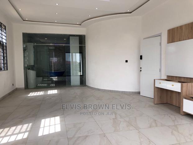 4bdrm Duplex in Living Large, Madina for Sale · Photo 4