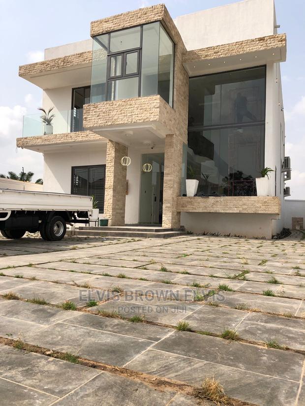 4bdrm Duplex in Living Large, Madina for Sale · Photo 3