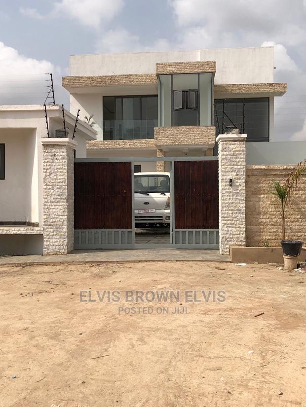 4bdrm Duplex in Living Large, Madina for Sale · Photo 1