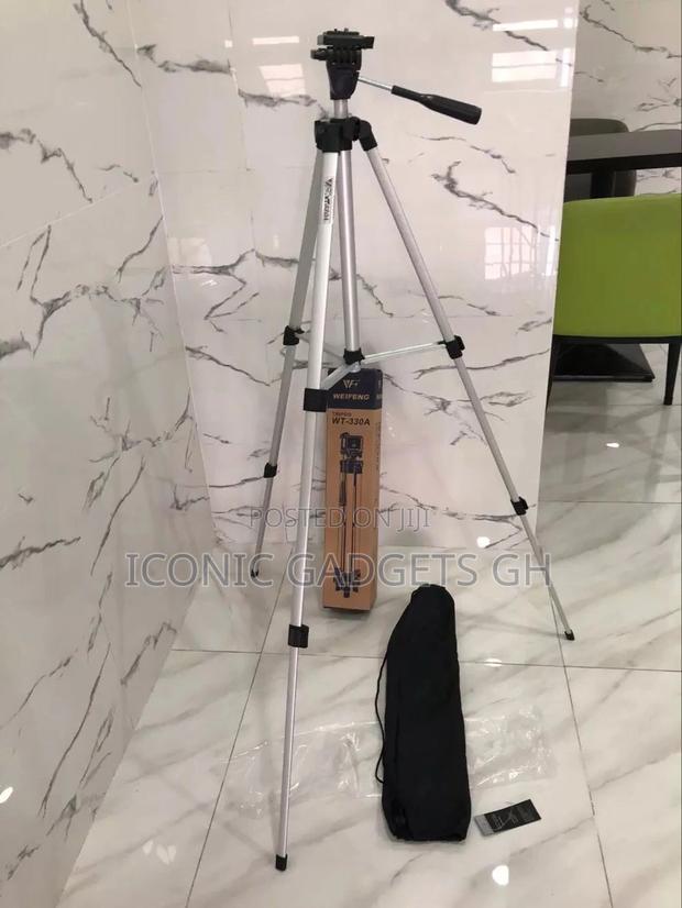 Portable Tripod Stands for Phone and Camera · Photo 2