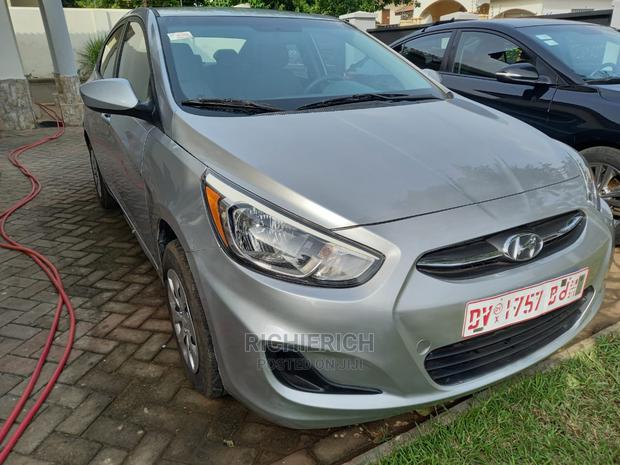 Hyundai Accent Available For Rent photo 5