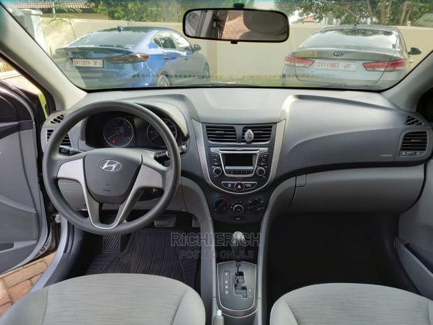 Hyundai Accent Available For Rent photo 8