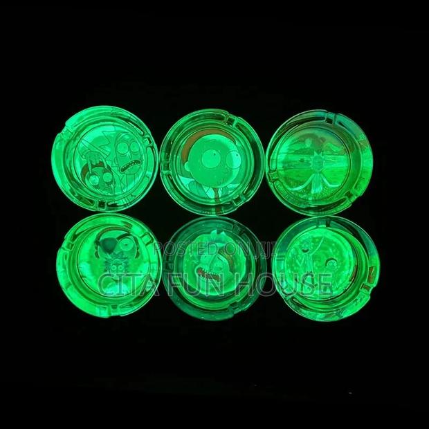 Glass Glowing Ashtrays · Photo 2