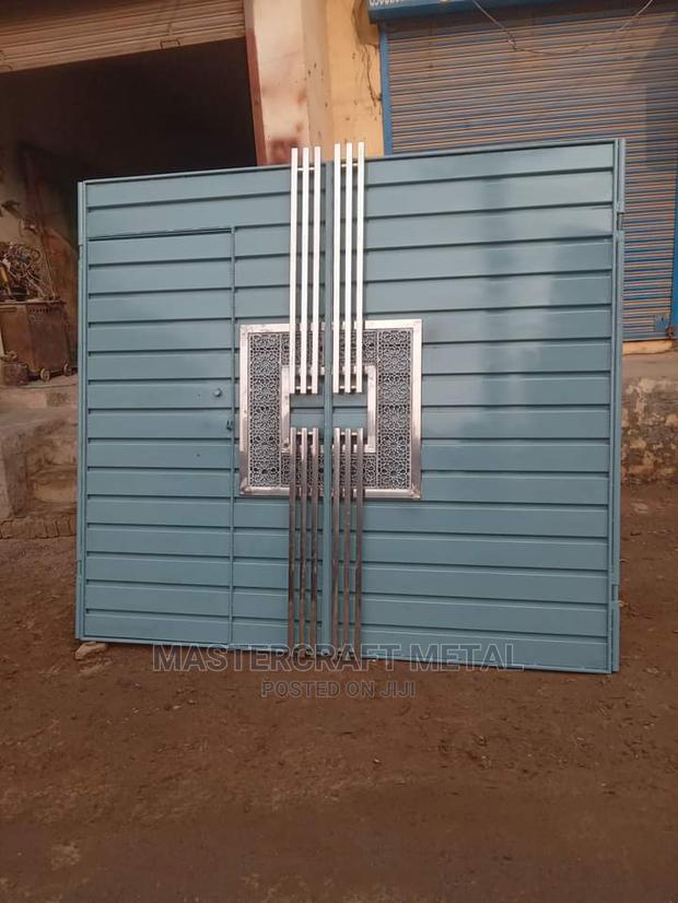 Metal Gate Modern Design · Photo 2