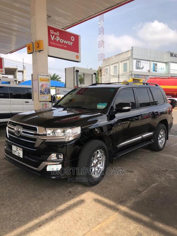 Car Rentals . Landcruiser V8 for Rent in Ghana · Photo 4
