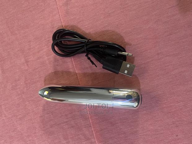 Rechargeable Mini Bullet Vibrator · Photo 4