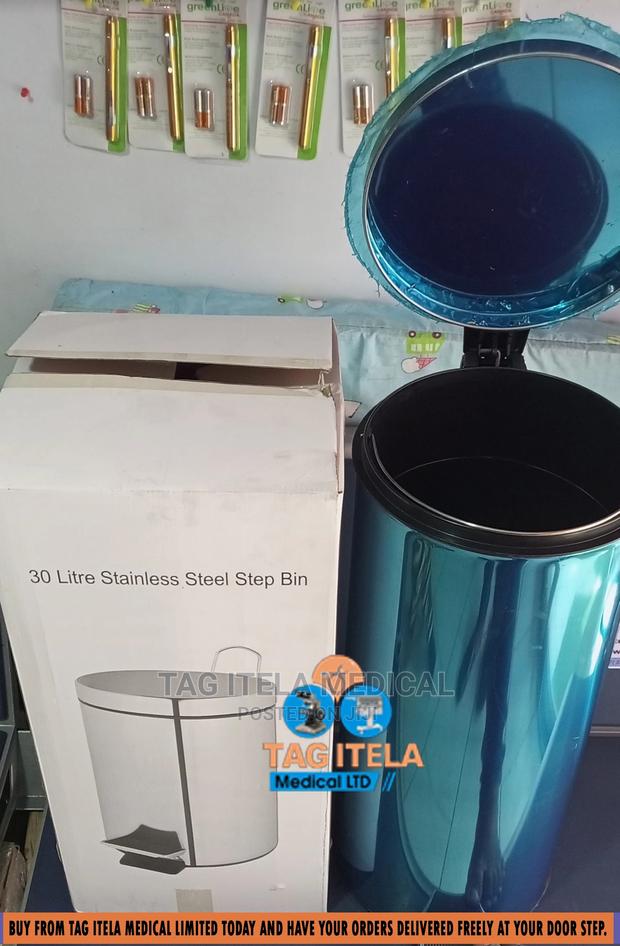 Pedal Dustbin (30ltrs Stainless Steel) · Photo 4
