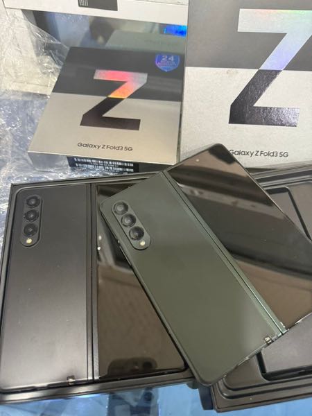 Brand New Samsung Galaxy Z Fold3 5G 256 GB