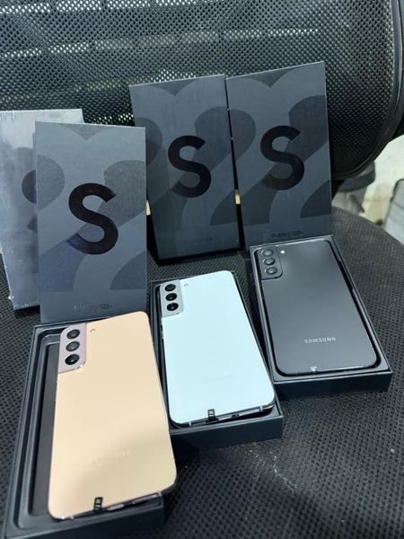 Brand New Samsung Galaxy S22+ 5G 128 GB
