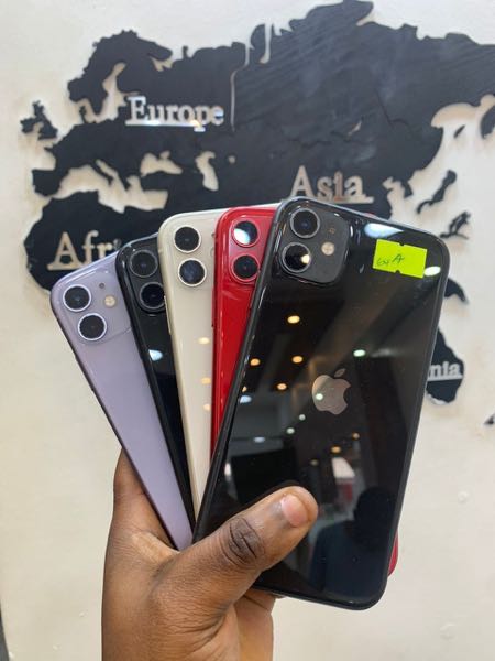 Used Apple iPhone 11 64 GB