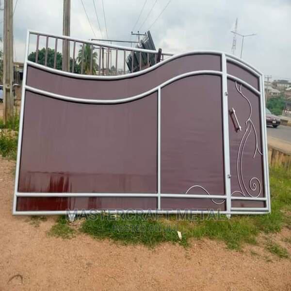High Quality Metal Gate · Photo 2