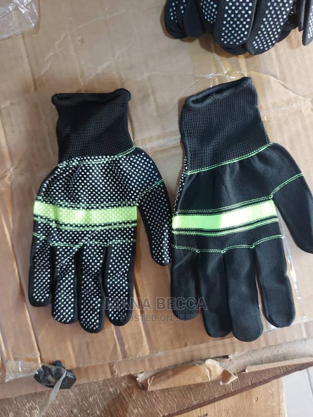Industrial Gloves · Photo 3