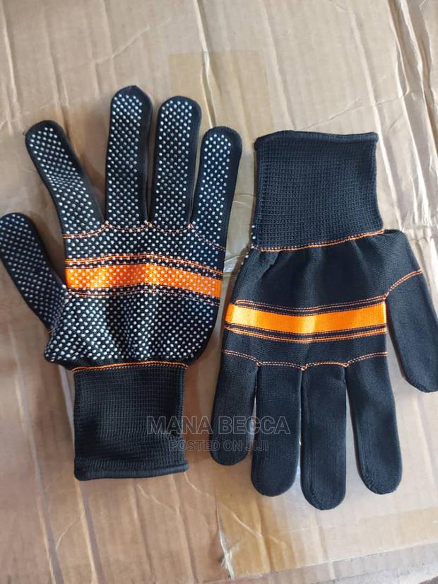 Industrial Gloves · Photo 4