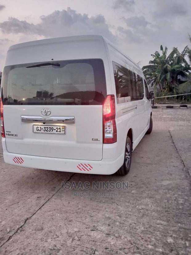 Rentals Cars 15 Seater