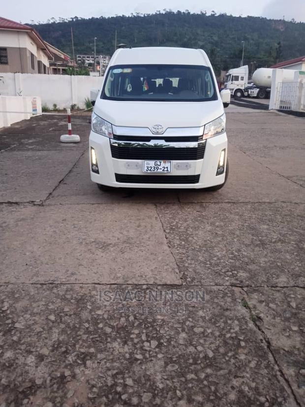 Rentals Cars 15 Seater