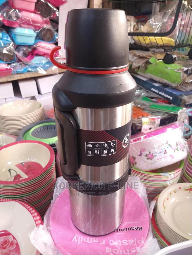 3L Hot and Cold Vacuum Flask · Photo 4