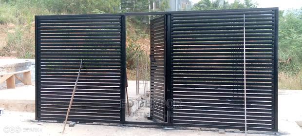 Transparent Metal Sliding Gate · Photo 1