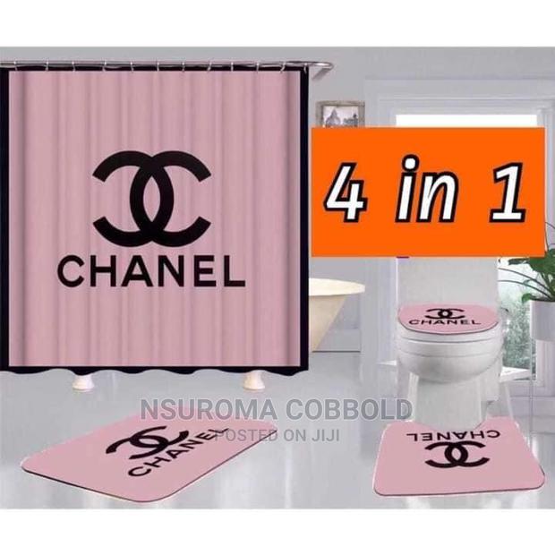Curtains With Set of Bathroom Set · Photo 4