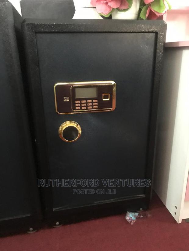 Fireproof Money Safe · Photo 2