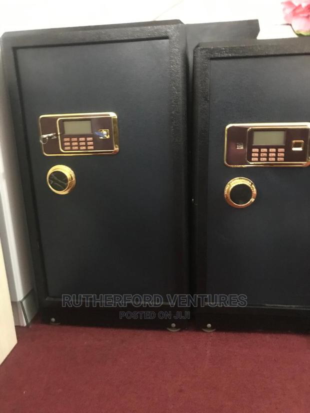 Fireproof Money Safe · Photo 2
