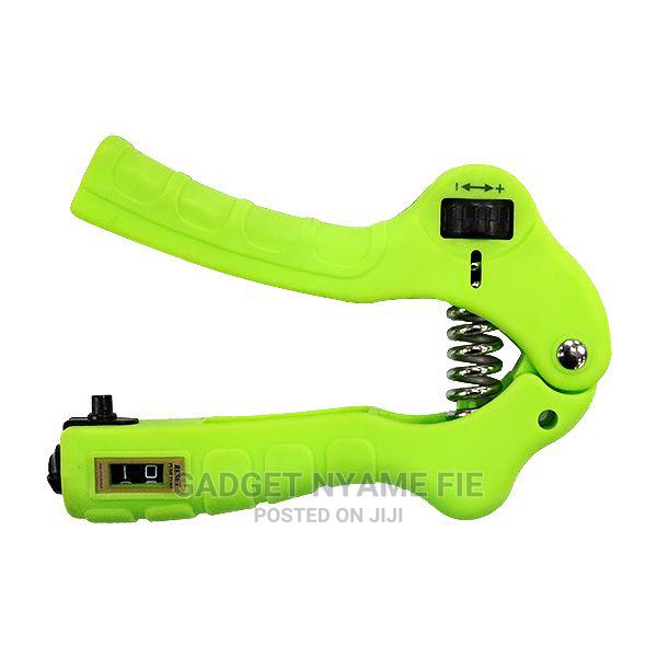 Hand Grip Strengthener Exerciser · Photo 4