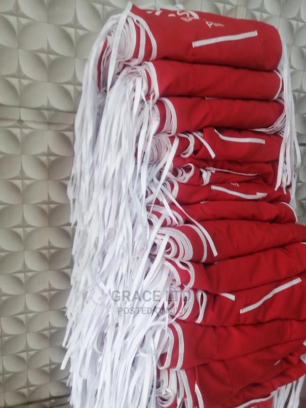 Aprons in Large Quantities · Photo 4