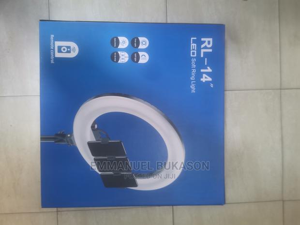14inch Ringlight With Remote · Photo 3