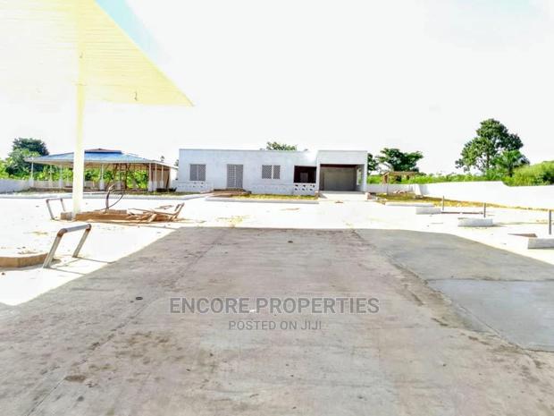 6bdrm Maisonette in Asamankese, Akuapim South for Sale · Photo 3