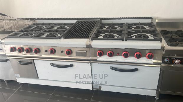 Gas Cooker With Charcoal Grill and Oven · Photo 2