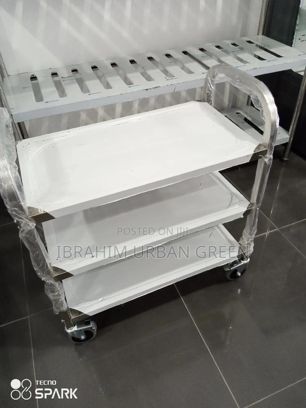 Four Desks Trolley · Photo 2