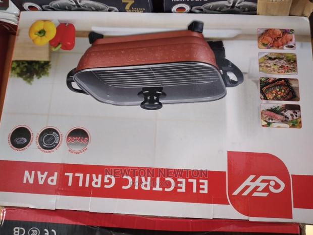 Multipurpose Electric Grill Pan · Photo 2