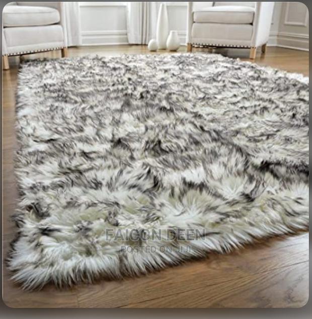 Gorilla Size Fluffy Fur Center Carpet (Biggest Size ) · Photo 1
