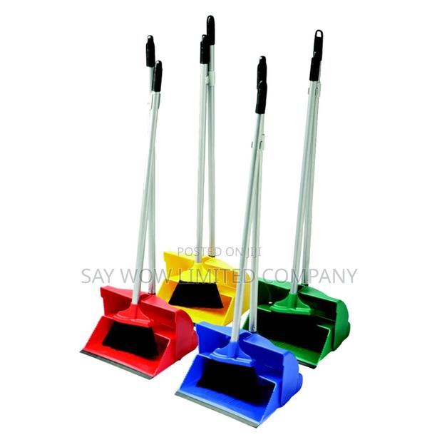 Robert Scott Lobby Dustpan and Brush · Photo 3