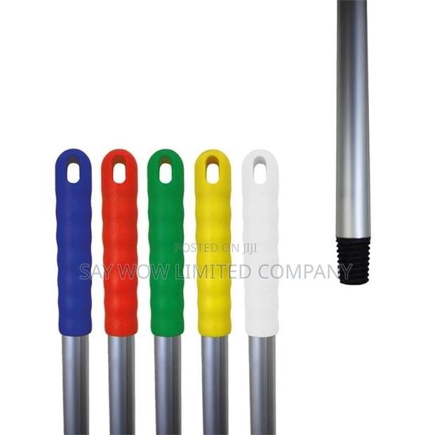 Ramon Aluminum Colour Coded Handles (135 Cm) · Photo 3