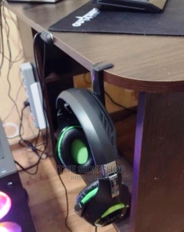 Headset Holder for Gaming Setups