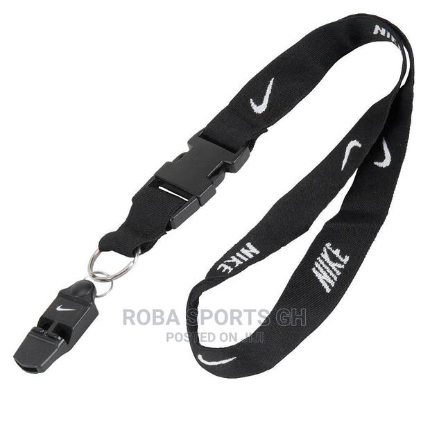 Nike Pro Neck Whistle · Photo 4