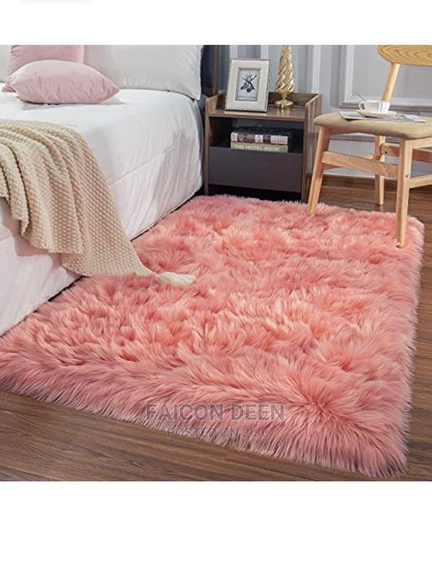 Superior Quality Heavy Fluffy Fur Carpet Size:180x120cm · Photo 1