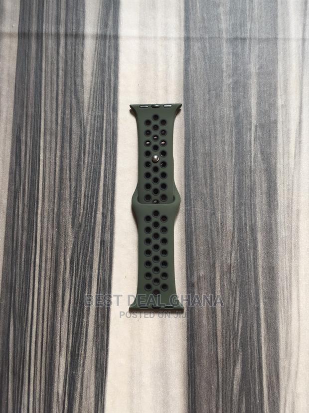 Apple Watch Nike Straps for Series 1 to 9 · Photo 4