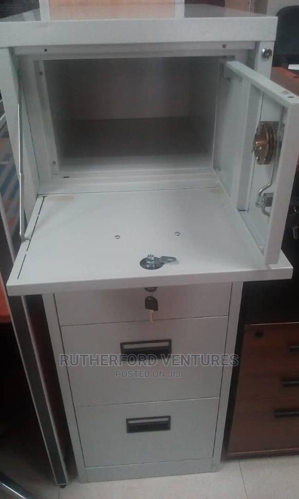 Cabinet With a Safe · Photo 2