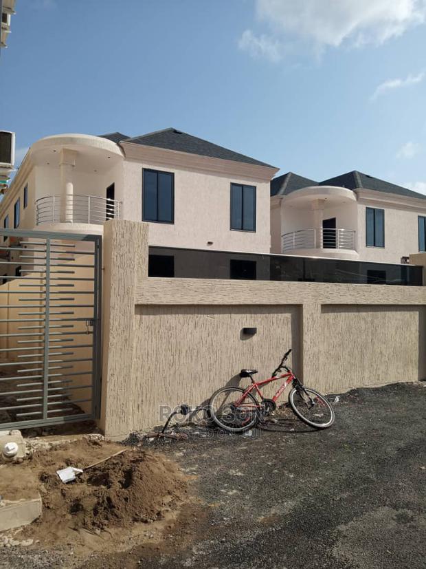 4bdrm Duplex in Dr Roko, East Legon for Sale · Photo 1