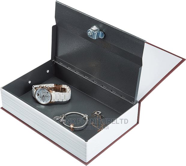 Book Safety Box With Key · Photo 4