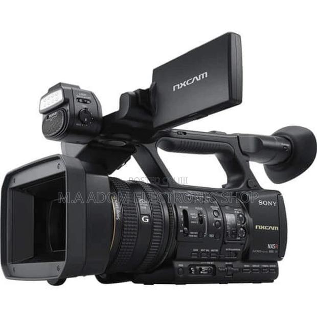 Sony HXR-NX5R NXCAM Professional Camcorder With Built-In LED · Photo 2
