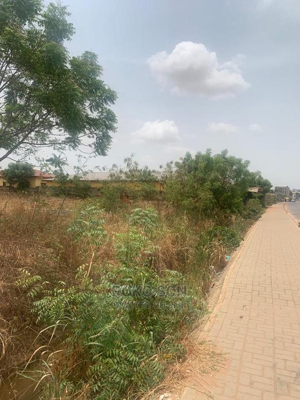 3 Acres Of Land For Sale At Ablekuma Main Road Side. · Photo 3