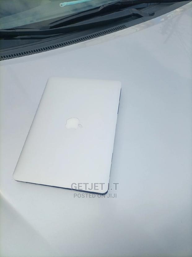 Laptop Apple MacBook Air 2015 8GB Intel Core i5 SSD 256GB · Photo 2